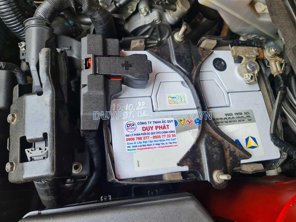 Thay ắc quy xe mazda 2